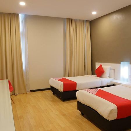 Oyo 232 The Suraya Hotel Kuantan Exterior photo