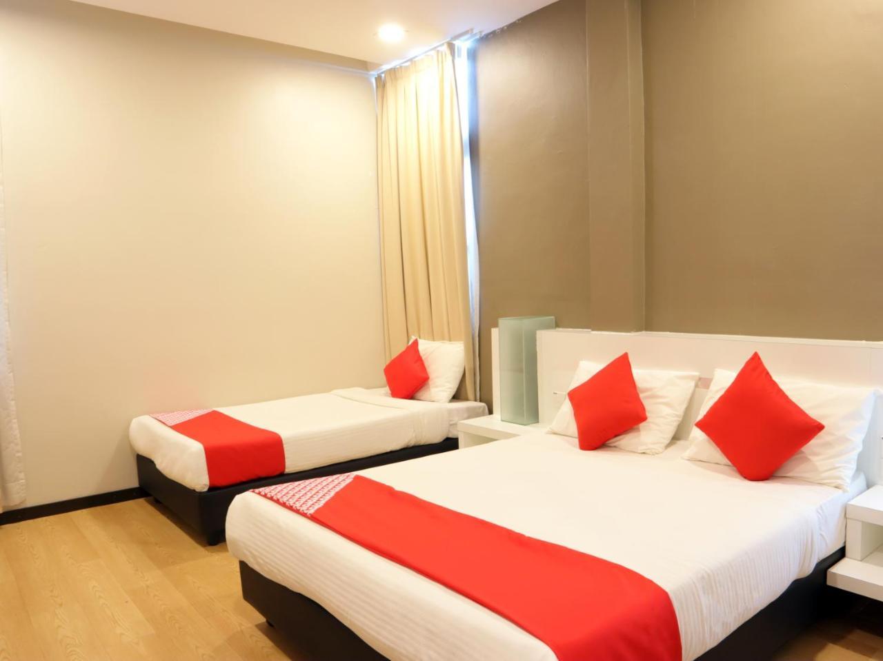 Oyo 232 The Suraya Hotel Kuantan Exterior photo