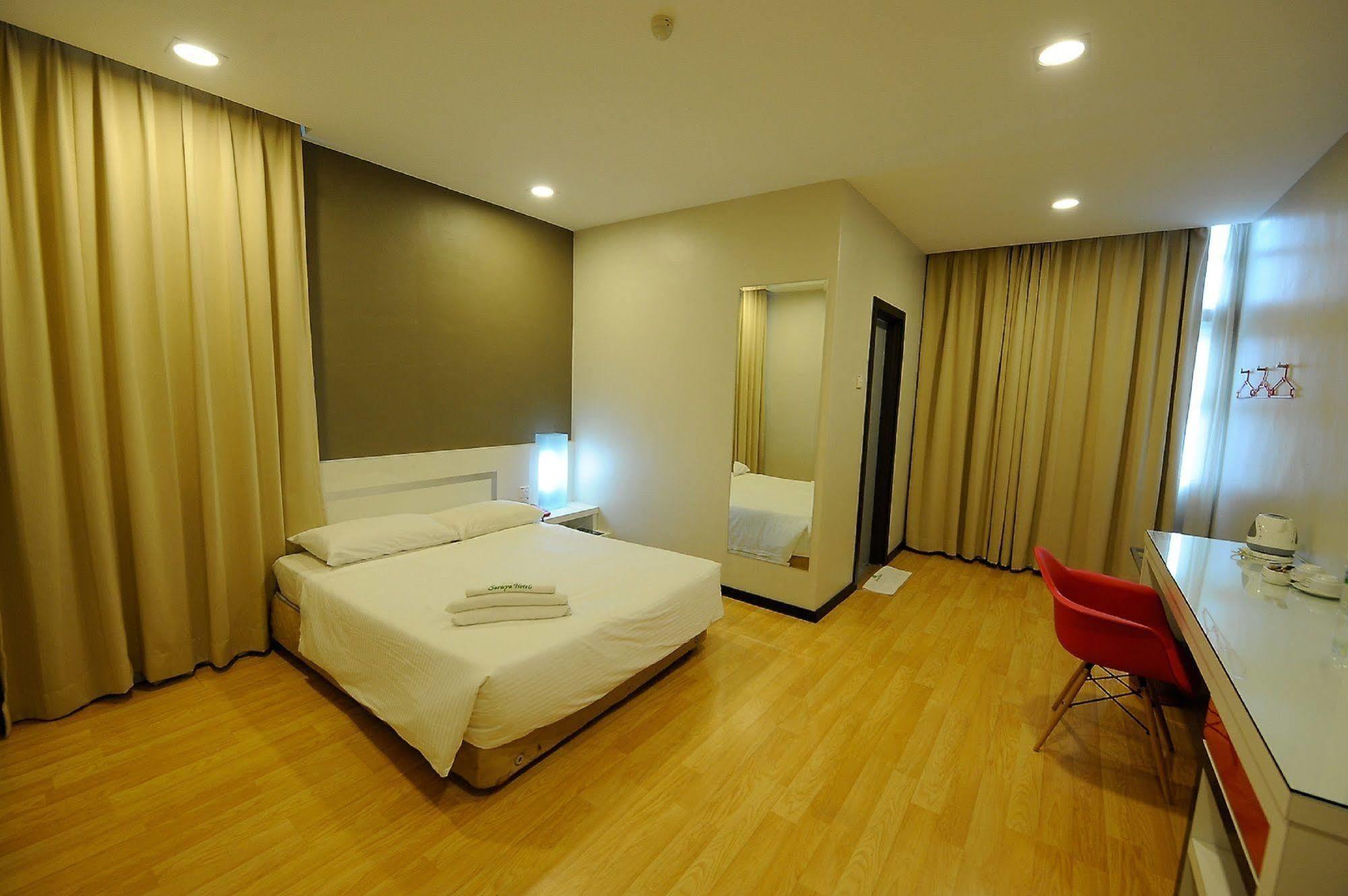 Oyo 232 The Suraya Hotel Kuantan Exterior photo
