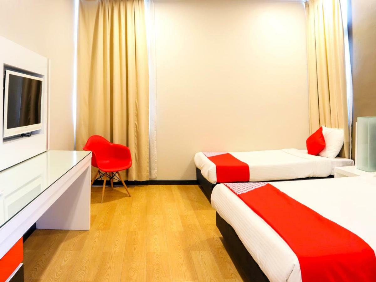Oyo 232 The Suraya Hotel Kuantan Exterior photo