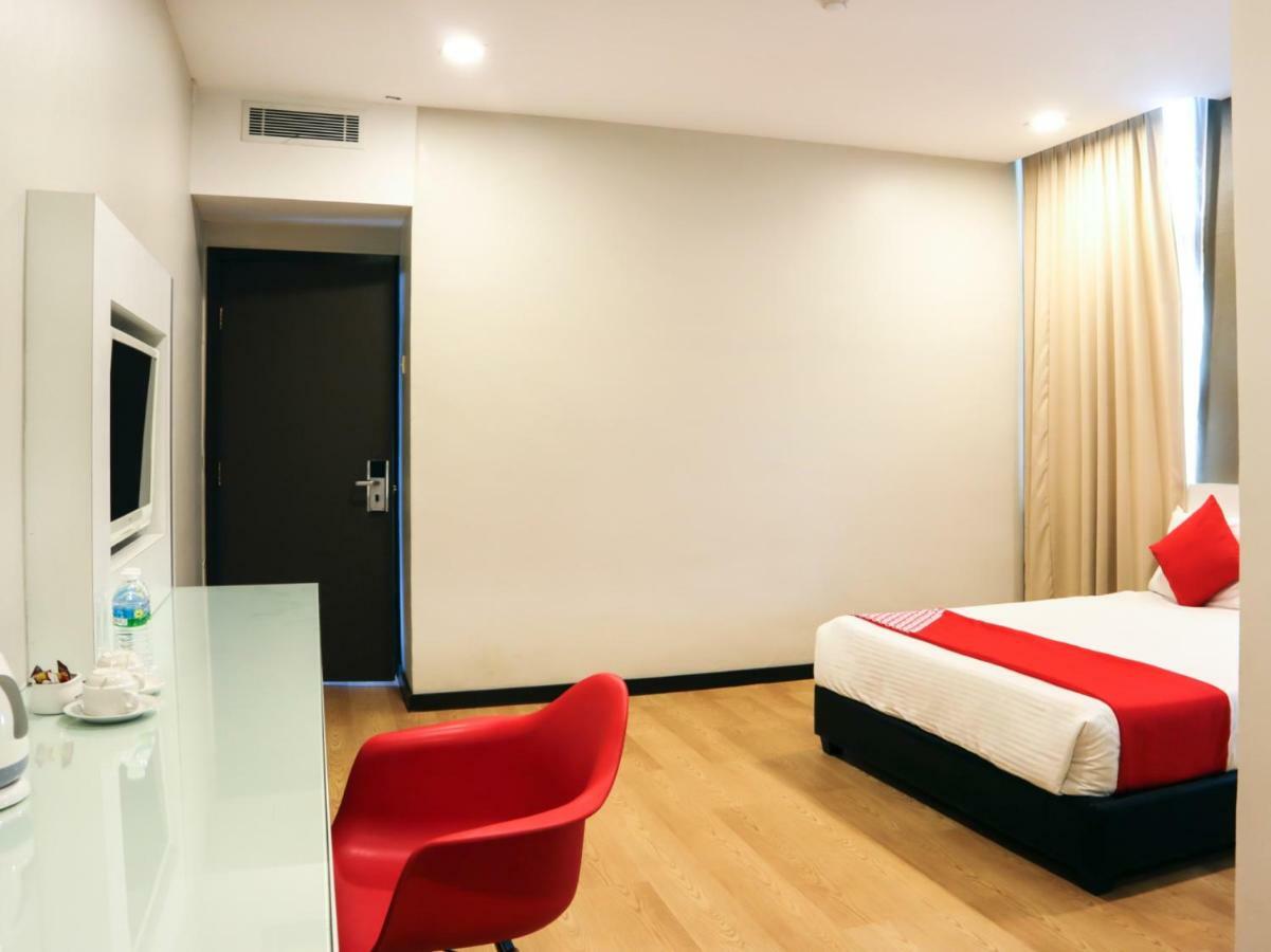 Oyo 232 The Suraya Hotel Kuantan Exterior photo