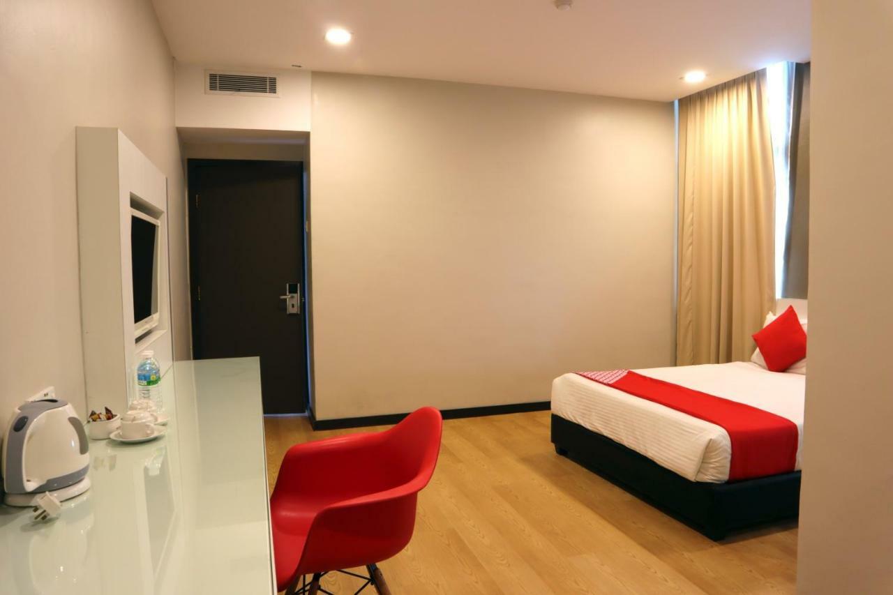 Oyo 232 The Suraya Hotel Kuantan Exterior photo